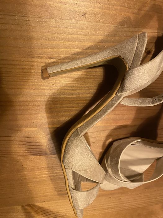 Nowe Buty na obcasie Sandalki roz. 38