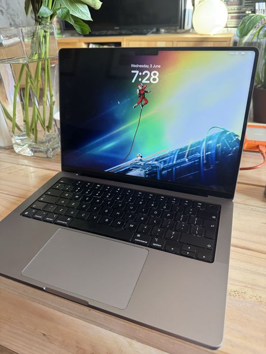 MacBook Pro 2021 14” | M1 Pro | 16 GB RAM | 512 SSD | Kond. Bat. 87%