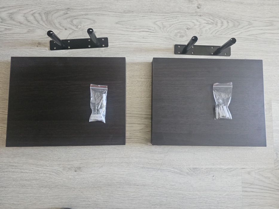 Duas prateleiras de parede flutuante