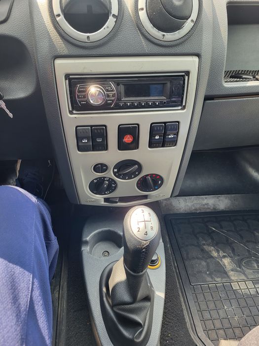 Продам дачія логан один власник з салону