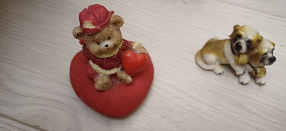 Статуетки з гіпсу