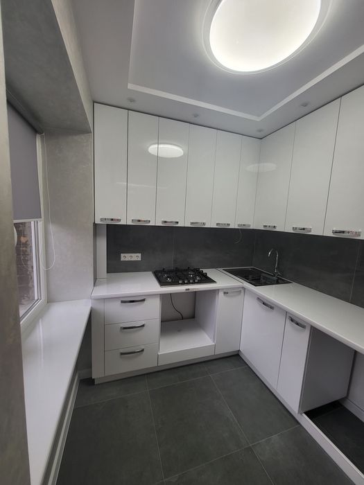 Продаж 2 кімнатної на 2 поверсі