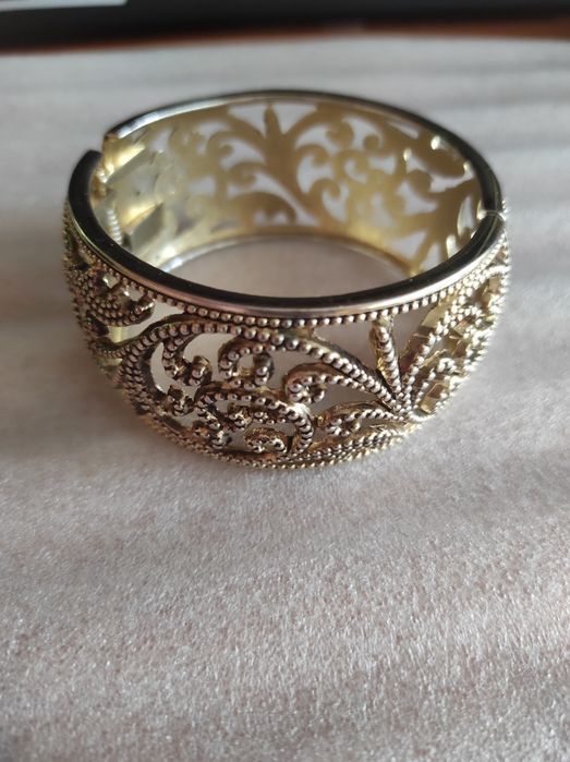 Браслет металевий золотий