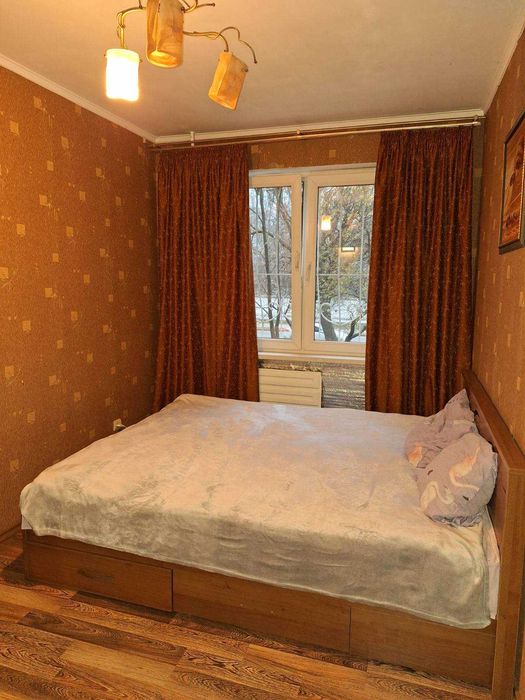 Продам 4 кімнатну квартиру.