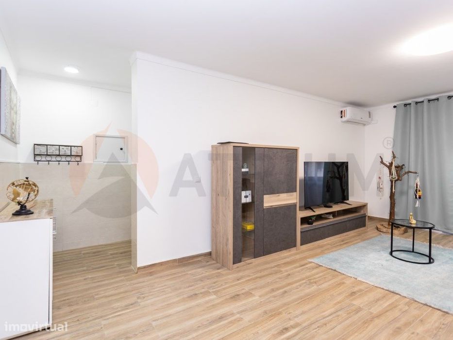 Harmonioso Apartamento com arrecadação