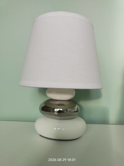 Lampka nocna biała