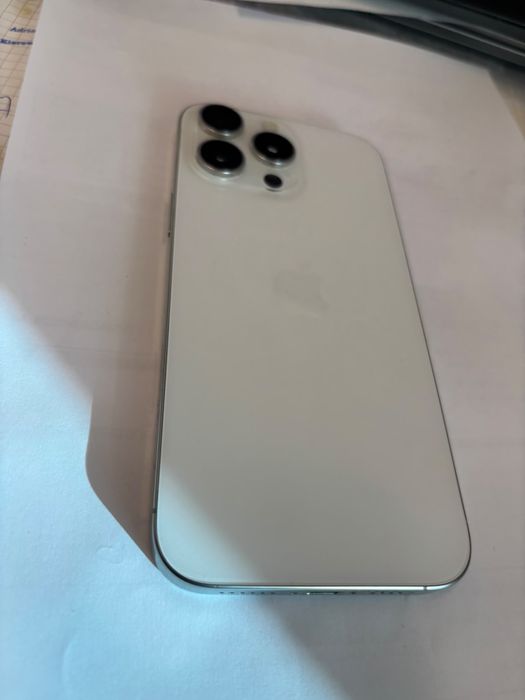 Iphone 16 pro mac 256 gb bialy idealny