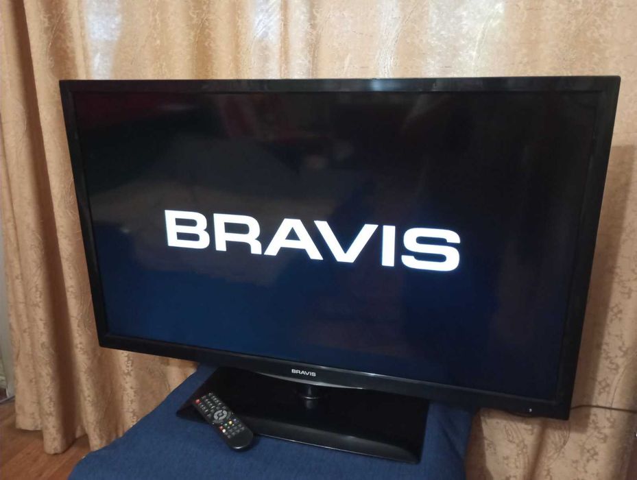 Телевизор Bravis LED-DH42416B