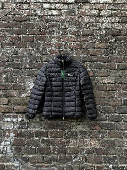 Мікропуховик Emporio Armani EA7. Пуховик EA7.