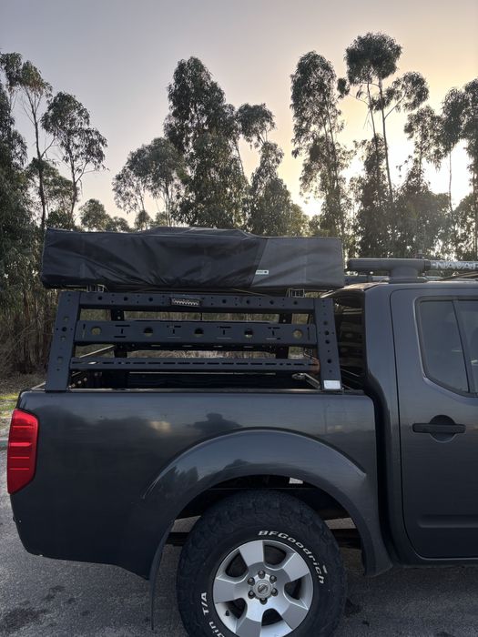 Nissan Navara D40 com tenda