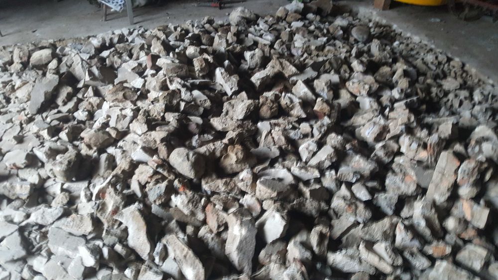 Gruz betonowy,oddam za darmo.