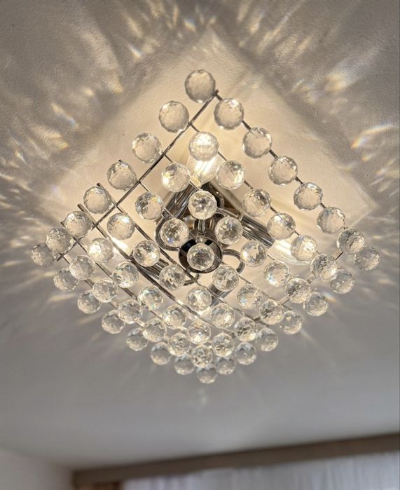 Lampa z kryształami