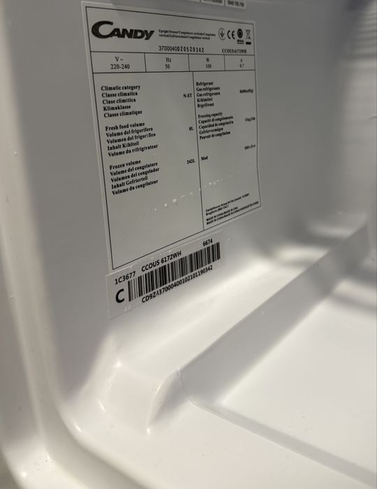 Arca Congeladora Vertical Candy 225L – Excelente Estado