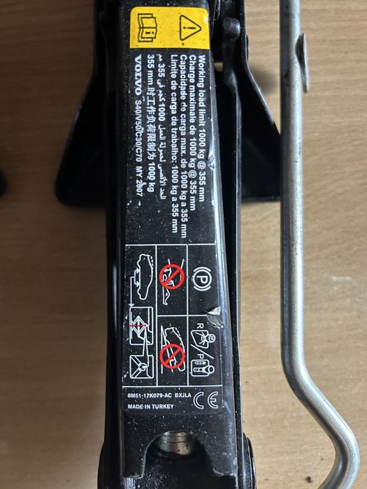 Домкрат Volvo XC90 XC60 V60 s40 v50 c30 c70