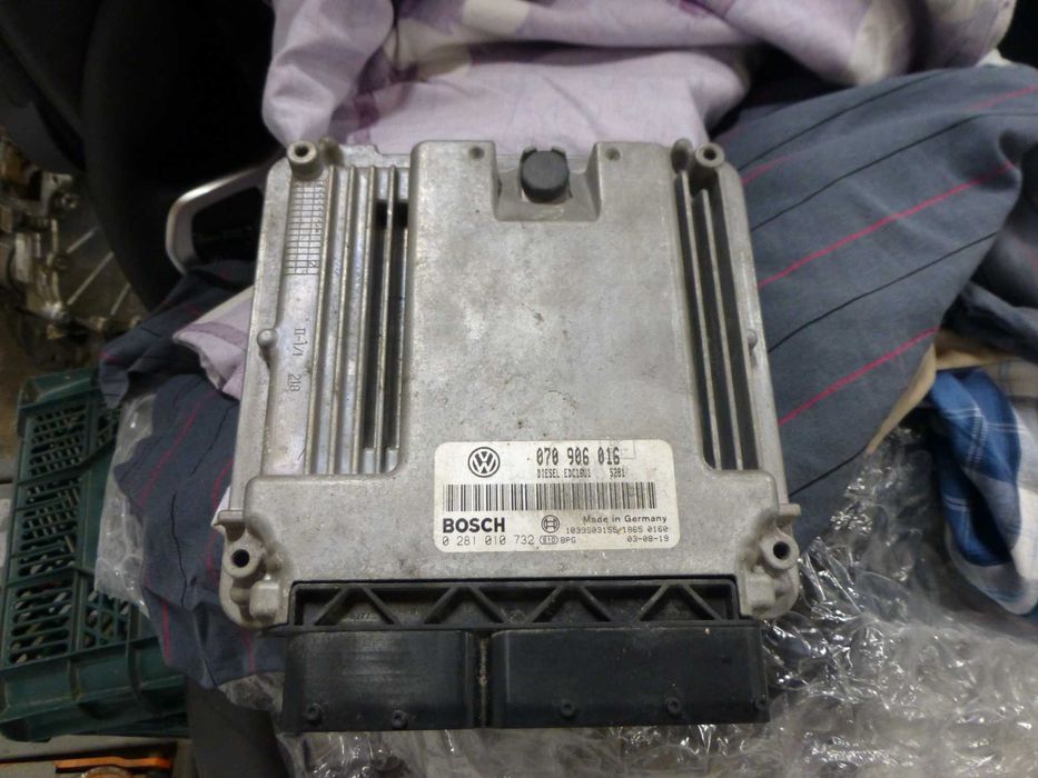 VW T5 2,5 TDI komputer sterownik silnika 070.906016 sprawny gwarancja