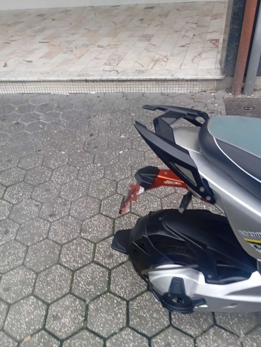 Scooter elétrica sem carta