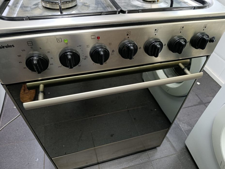 Fogão  a gás  Meireles com forno eléctrico