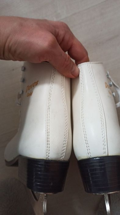 Ковзани для дівчинки