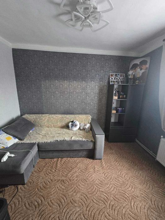 Продам часть дома Роганский ЖМ с кадастровым и приватизацией.