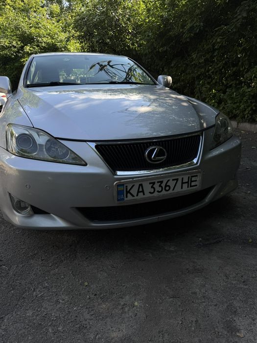 Продам Lexus IS 220d