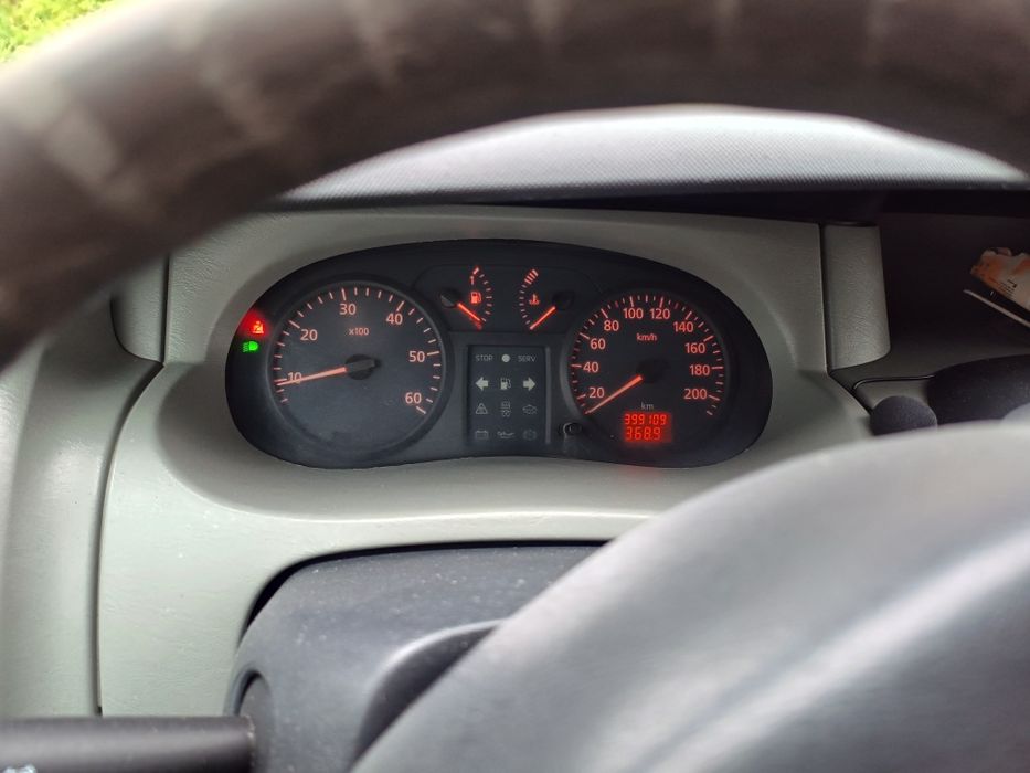 Renault Trafic MK2 1.9dCi 80km 9 osób