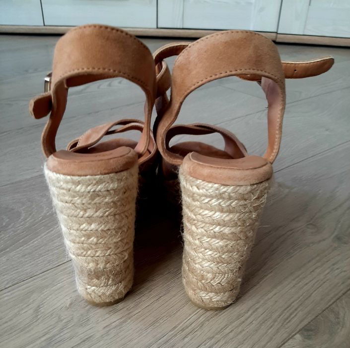Buty damskie espadryle.