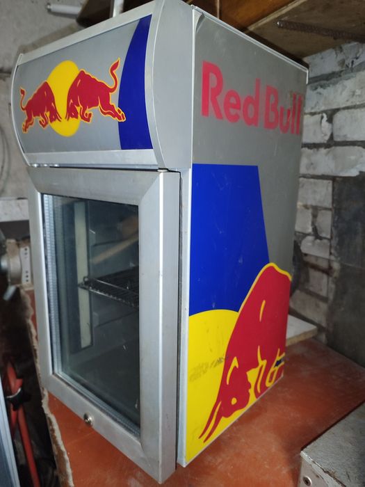 Холодильник Ред Бул