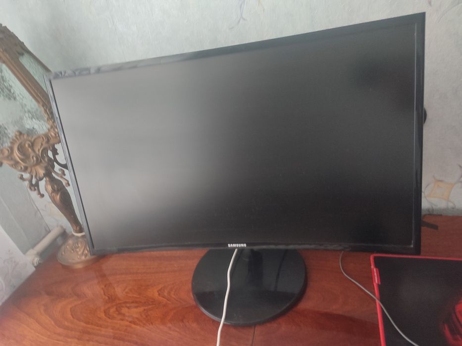Монитор Samsung LC27F390FHI изогнутый