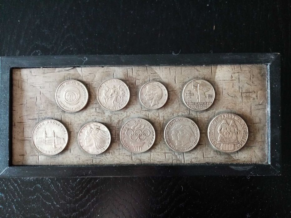 Pudełko, szkatuła z monetami