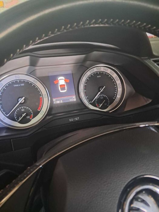 Панель приладів Skoda Superb 3