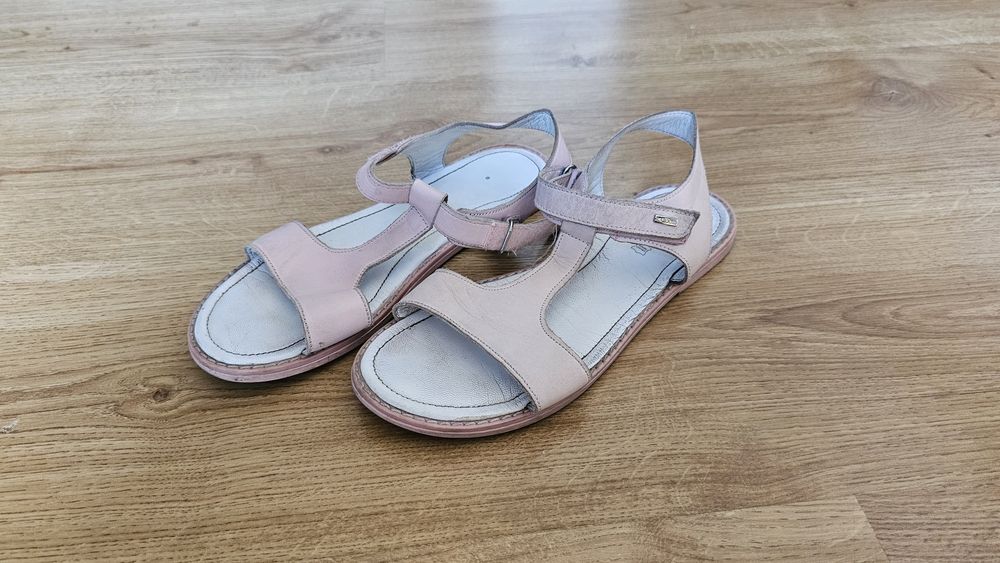 Sandały skórzane Lasocki r36