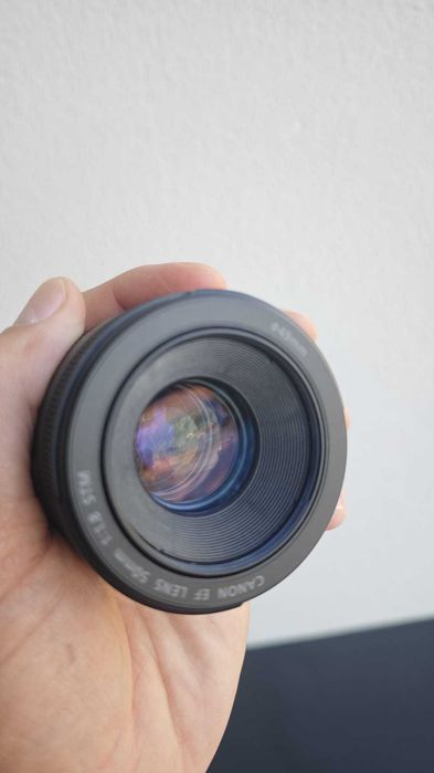 Máquina Canon EOS 750D com duas lentes, carregador e cartão de 16gb