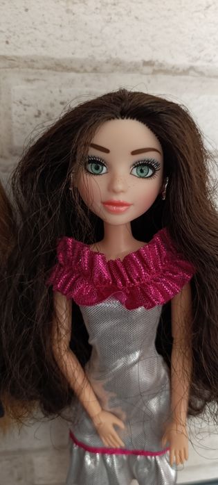 Ляльки МС2 на тілі Liv