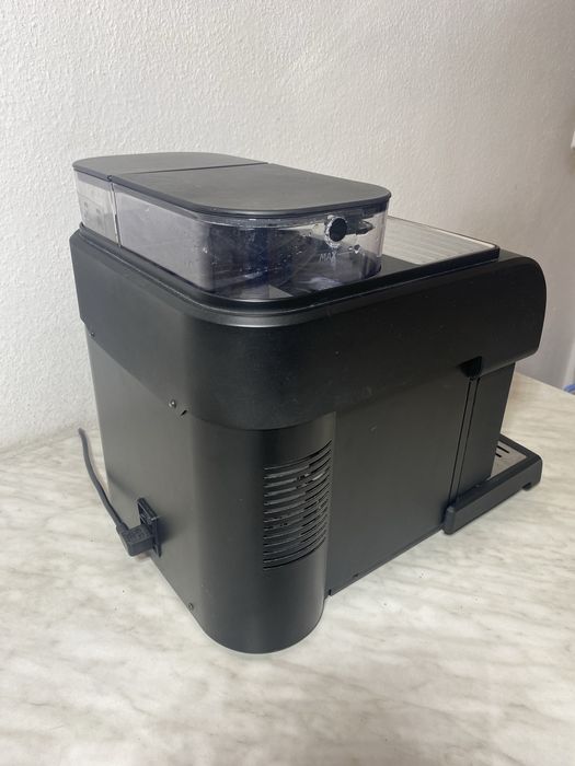 Кавомашина Saeco Royal.