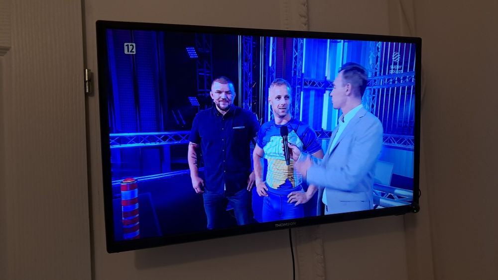 Led TV 32 + dekoder + Pilot