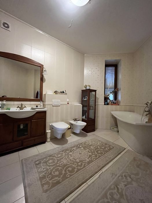 Авторський Будинок з Басейном та Укриттям - район Кварцу