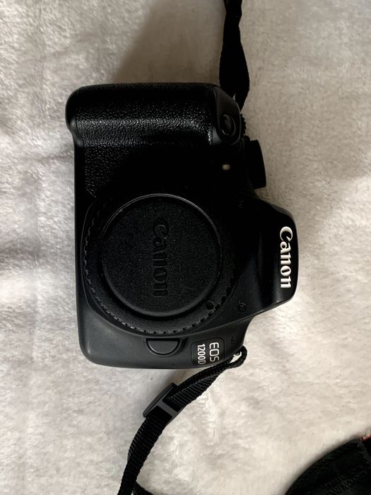 Canon 1200D + 4 batteries + charger + SD card + bag64551894400643122