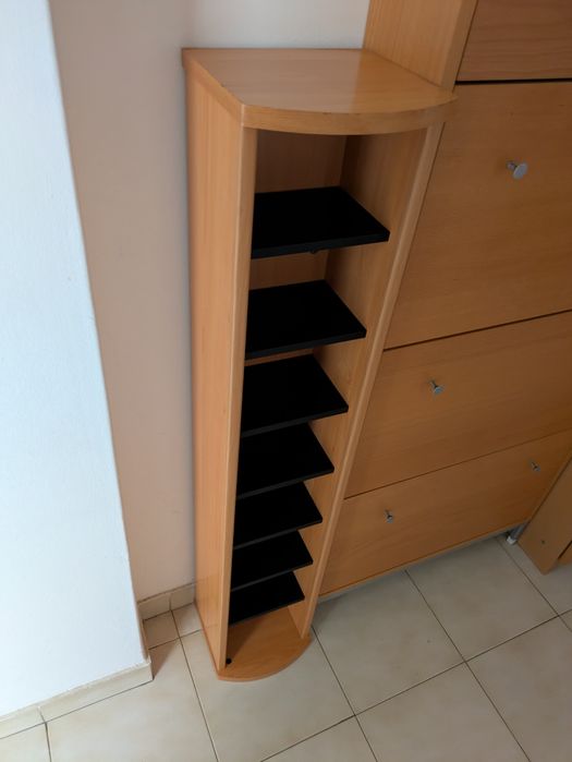 Guarda CDs em madeira