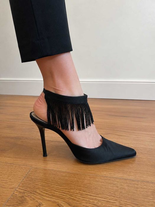 Sapatos Pretos com Franjas e Salto Alto (Made in Italy) - Roccobarocco