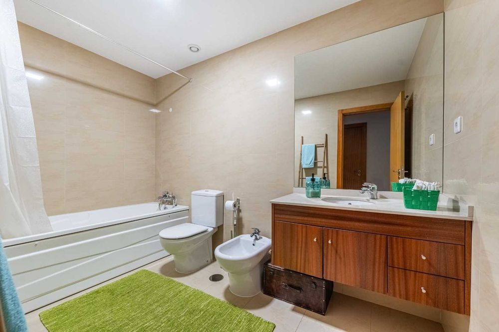 Apartamento  T4 com areas de moradia