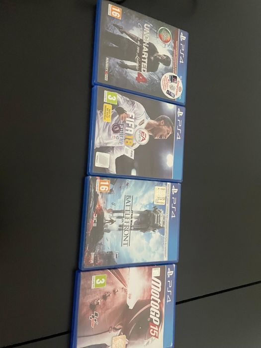 Ps4 slim funcionando perfeitamente + 2 comando + 5 jogos