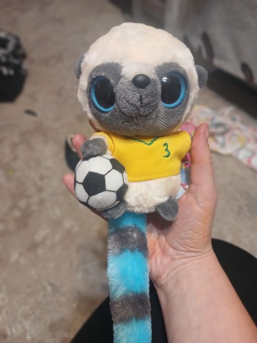 Продам м'яку іграшку з великими очами