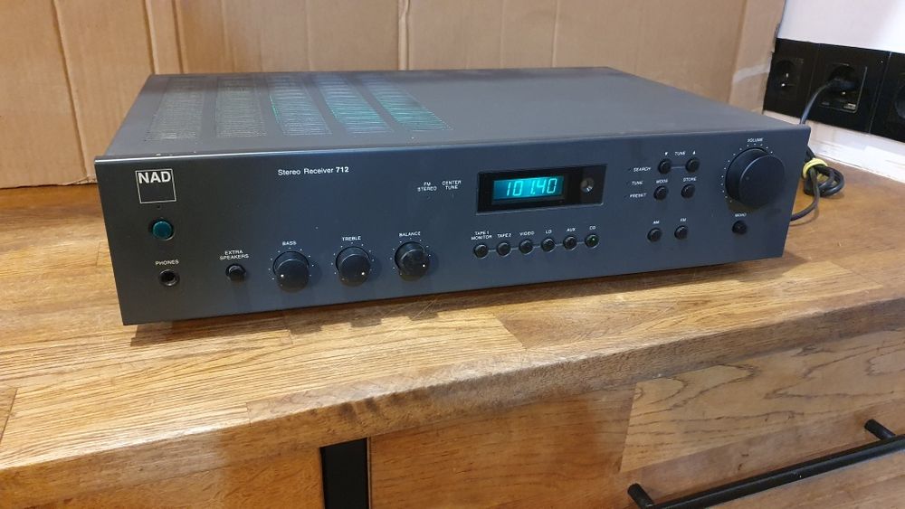Amplituner Nad 712