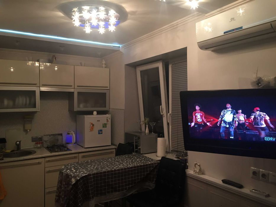 Почасово, неделю или месяц - начало Троещины с газом на 2 этаже