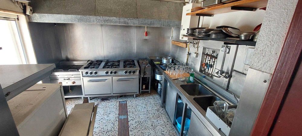 Aluga-se espaço para festas equipado pronto a usar
