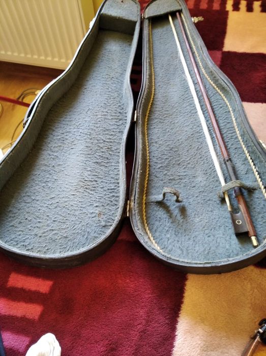 Stare skrzypce w dobrym stanie replika