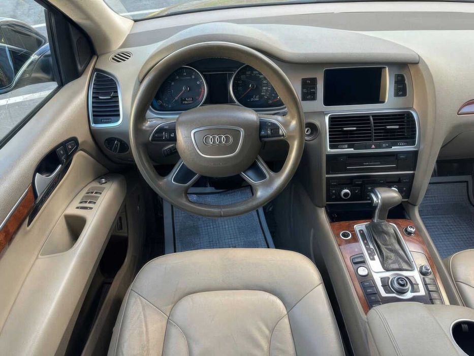 Audi Q7      2014