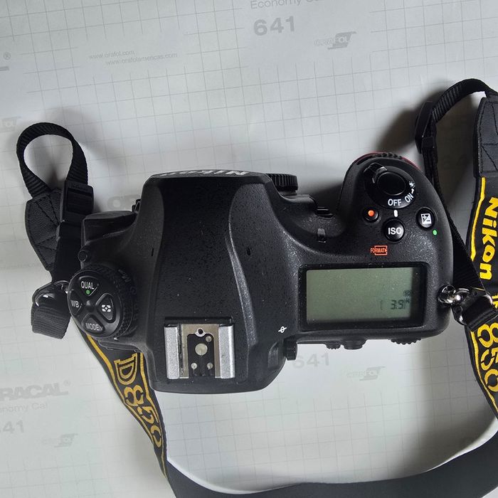 Aparat lustrzanka Nikon 850 body, bateria, ładowarka