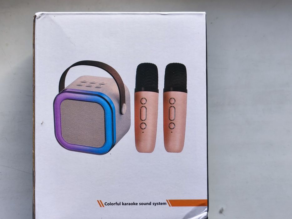 Колонка Bluetooth с микрофонами.