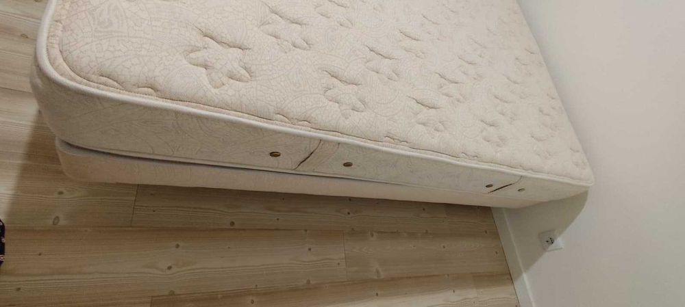 Cama de casal Molaflex